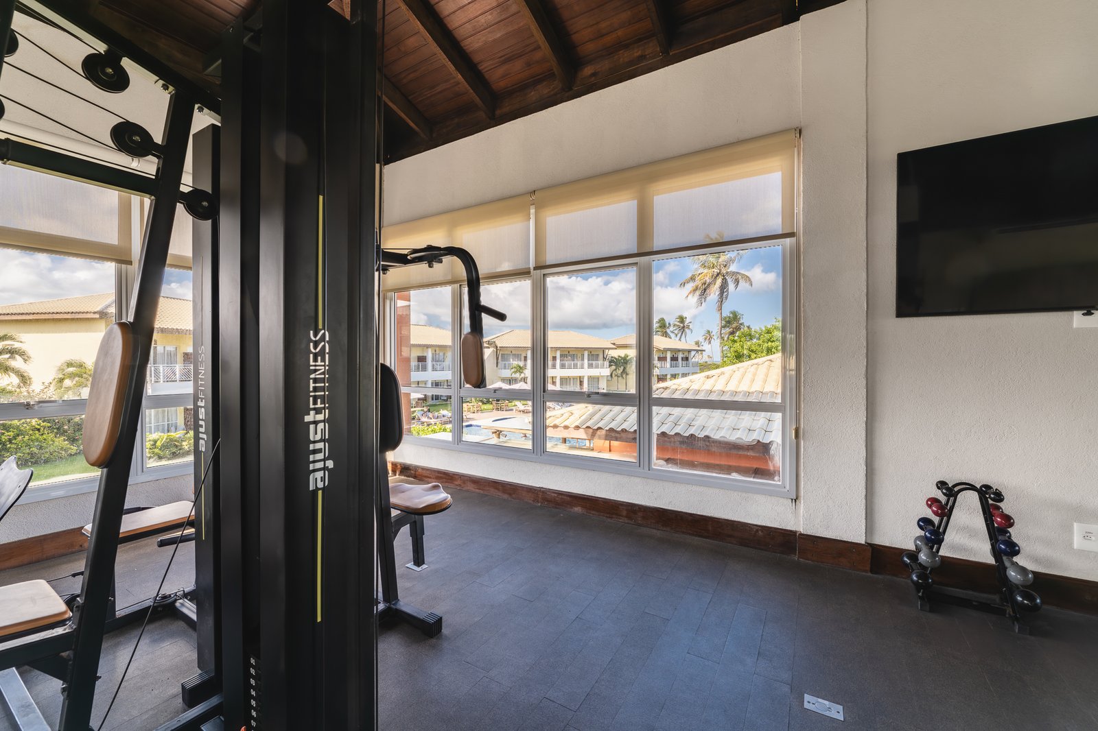 Academia equipada do Hotel Ponta de Inhambupe com vista para o jardim, Baixio, Bahia
